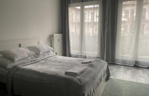 Jozsefvaros Apartment | Márton Residence with FREE PARKING