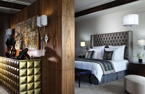 Victoria Borg Hotel | Mövenpick Ambassador Hotel Accra