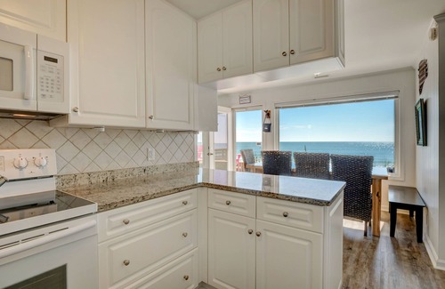 Surf City House | M&M Beach Oasis - Oceanfront! High-end Ranch -2nd home #4993888