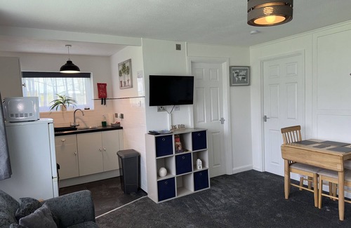 Great Yarmouth Ski Chalet | M & T Chalets , 2 bed chalet Hemsby. sleeps 6