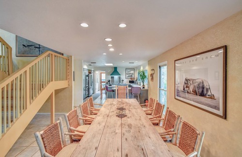 Glen Rose House | M'walimu 4 BR w/Pool, Farm Stay- Flower Farm, Goats, Pigs, Disc Golf!