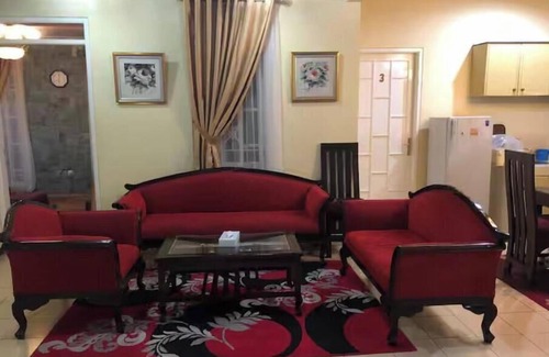 Cipanas Villa | (M3-23) Three bedrooms garden view