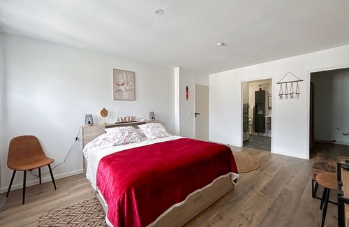 Sainte-Genevieve-des-Bois Bed & Breakfast | Ma Belle Conciergerie - Suite Aphrodite