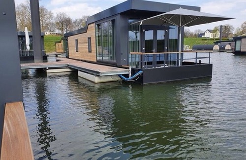 Ohe en Laak Boat Rental | Maasterp - Woonboot 14