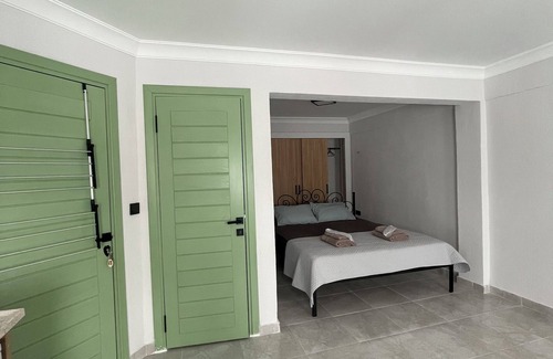 Ayvalik City Center House | Macaron Midi House