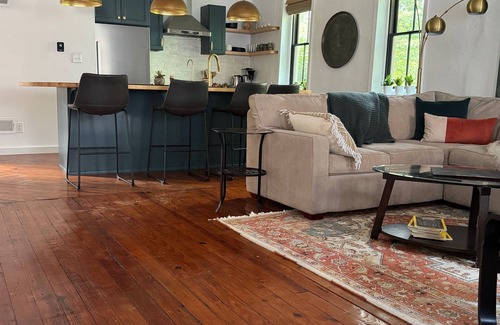 Marietta Apartment | Mack on Market - Whole Apartment in Historic Marietta