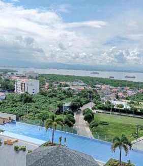 Lapu-Lapu Apartment | Mactan Newtown 8Newtown Boulevard Beach Condo RM9
