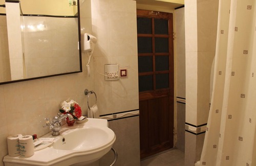 Bani Park Hotel | Madhuban - A Heritage Home