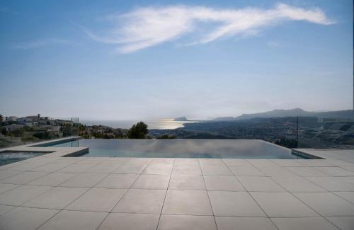 Cumbre del Sol Villa | Madi