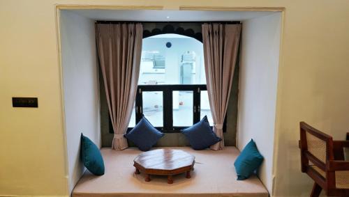Udaipur District Hotel | Madri Retreat - Heritage Boutique Hotel with Pool