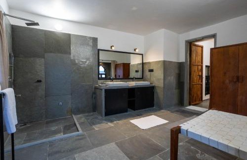 Udaipur District Hotel | Madri Retreat - Heritage Boutique Hotel with Pool