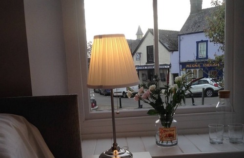 Narberth House | Madtom Seafood Cafe Bar With Rooms