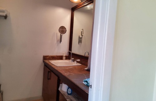 Rosendal Apartment | Magens Bay Beach 3 min Uphill drve to Rustic, Caribbean, indoor/outdoor cabin n