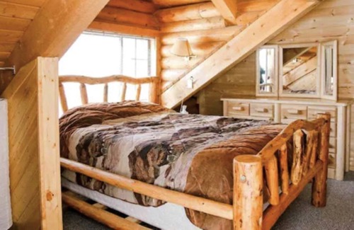 Heber City Cabin | Magical Log Cabin in the Woods. 20 miles from ski resorts. Family Friendly!