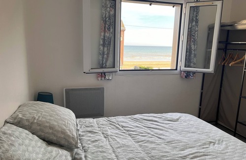 Bernieres-sur-Mer Apartment | Magnificent apartment with sea view