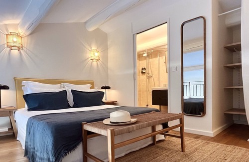Alleins Bed & Breakfast | Magnificent charming cottage with panoramic views of the Luberon