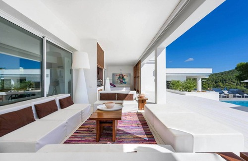 San Jose Villa | Magnificent holiday home with view