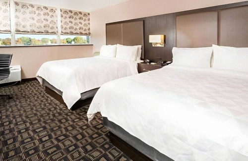 Jeffersontown House | Magnificent Rm for Family Getaway! W/ Free WiFi