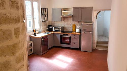 Pezenas Apartment | Magnifique appartement cours Jean Jaurès Climatisée