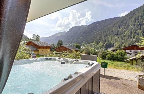 Chatel Ski Chalet | Magnifique Chalet CLEMALOU très grand confort 14-15 pers avec jacuzzi