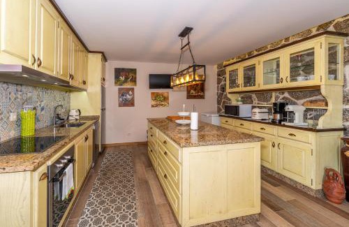 Calheiros House | Magnolia Sublime Villas - Eido dos Jeronimos