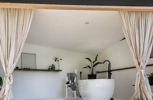 Olinda House | Magnolias On Mernda - Magnolias on Mernda A Modern home in stunning garden surrounds. Oozes hills serenity.