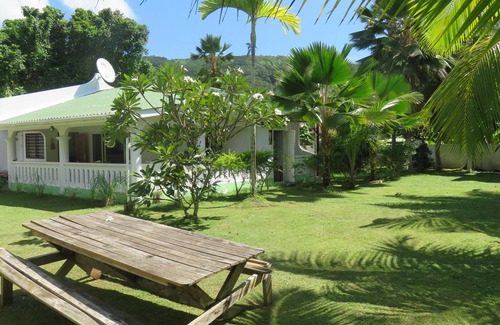 Anse La Mouche House | Mahé, Anse à La Mouche: House with garden, 2 bedrooms, 2 bathrooms, wifi