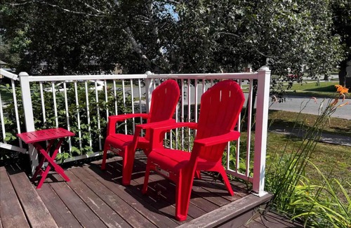 Thunder Bay House | main level in prestigious area nn