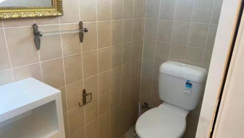 Sunnybank House | Mains Rd 带厨房卫浴泳池附属公寓M4