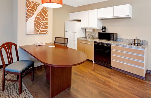 Altamonte Springs Hotel | MainStay Suites Orlando Altamonte Springs