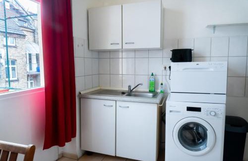 Neustadt Apartment | Mainz zentrale Lage nähe Hauptbahnhof 3 Zimmer Wohnung, Küche, Balkon, Duschbad