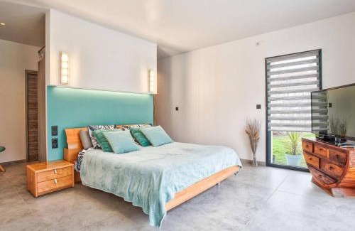 Ranville House | Maison élégante avec jacuzzi, confort moderne et histoire à Ranville - FR-1-788-44