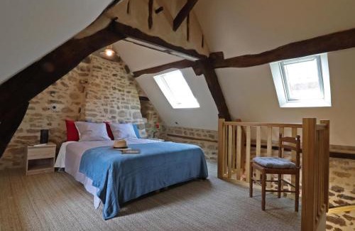 La Carneille House | Maison 15ème siècle avec jardin et WIFI inclus - FR-1-497-135