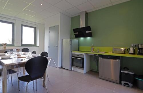 Lonlay-l'Abbaye Apartment | Maison ancienne accessible tout handicap à Lonlay-l'Abbaye - FR-1-497-234