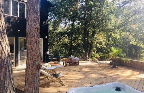 Maisse House | Maison atelier d'artiste dans les arbres and jacuzzi, 50 km from Paris
