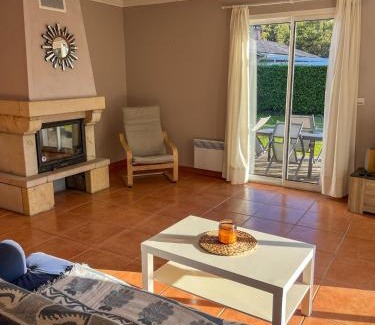 Mezos House | Maison chaleureuse