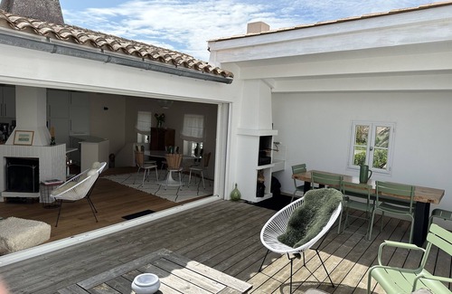 Ars-en-Re House | Maison de Charme Centre Village