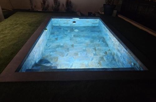 Thuir House | Maison de vacances familiale avec piscine