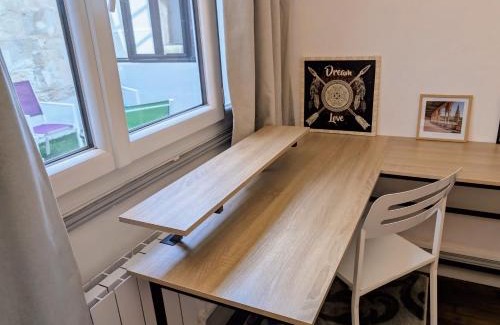Saumur Apartment | Maison de ville avec Cour A 2 min centre ville de Saumur