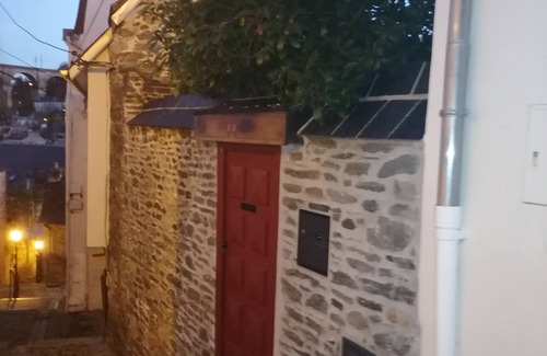 Morlaix House | Maison de Ville Avec Petite Cour Abritée. Animaux de Compagnie Acceptés !