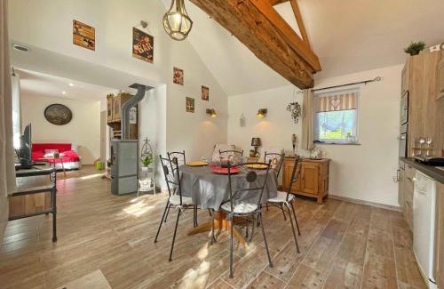 La Coulonche House | Maison en pierres avec jardin, proche Bagnoles de l'Orne, animaux admis - FR-1-497-222