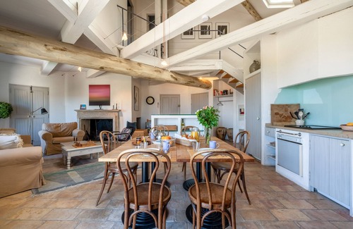 Lagnes House | Maison en Plein Coeur de Village Avec Piscine