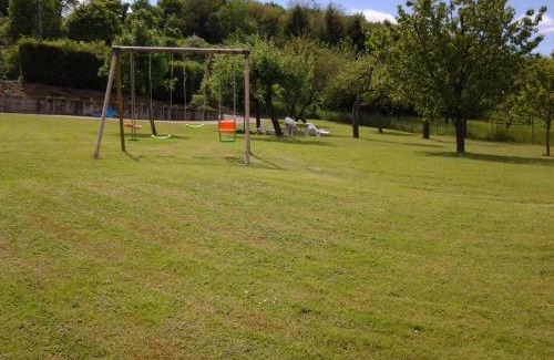 Bransat House | Maison familiale avec jardin et cheminée en pleine campagne - FR-1-489-38