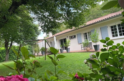 Latresne House | Maison Familiale Dans un Havre de Paix