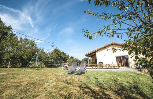 Beauvais-sur-Tescou Cottage | Maison Galine - Swimming pool - Playground