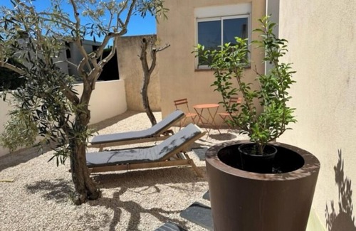 Beziers Villa | Maison GuyennenLovely, cosy house furnished with care and comfort