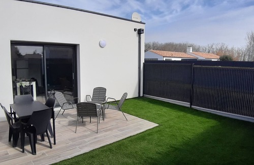 Notre-Dame-de-Monts House | Maison Neuve Pour 4 Personnes