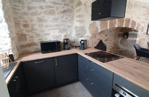 Estivaux House | Maison Rénovée Avec Terrasse + Parc Avec Piscine Chauffée et Terrasse Couverte
