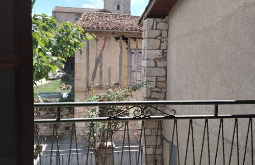 Monfort House | Maison Rénovée Dans Village Gersois