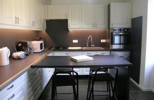 Urcay House | Maison rénovée proche de la rivière, animaux admis, grand jardin - FR-1-489-128